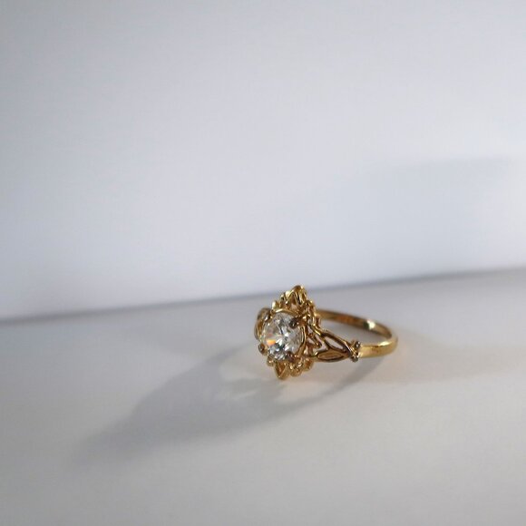 Woman's 14K Gold GP Ring with Eye Catching White Gem Size 8.25 - Picture 5 of 6